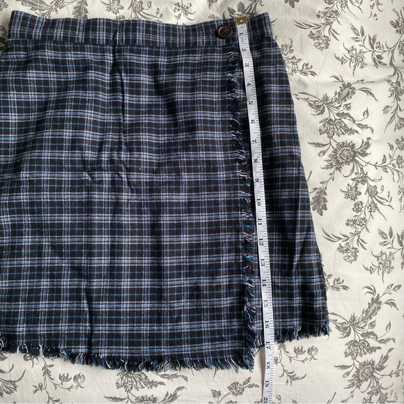 Mini plaid skirt - Picture 2 of 5